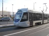 Neapel Straßenbahnlinie 1 mit Niederflurgelenkwagen 1112 auf Via Amerigo Vecpucci (2014)