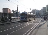 Neapel Straßenbahnlinie 1 mit Niederflurgelenkwagen 1112 nahe bei Marina - Torre Aragonese (2014)