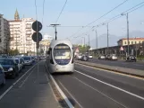 Neapel Straßenbahnlinie 1 mit Niederflurgelenkwagen 1115 auf Via Amerigo Vecpucci (2014)