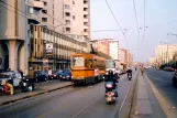 Neapel Straßenbahnlinie 4 mit Triebwagen 994 auf Via Amerigo Vecpucci (2005)