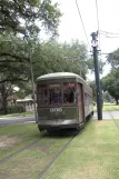 New Orleans Linie 12 St. Charles Streetcar mit Triebwagen 906 am S Carrollton / Sycamore (2010)