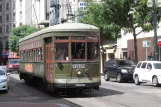 New Orleans Linie 12 St. Charles Streetcar mit Triebwagen 932 auf St. Charles Avenue, Vorderansicht (2010)
