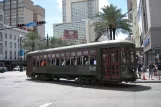 New Orleans Linie 12 St. Charles Streetcar mit Triebwagen 948 in der Kreuzung Carondelet street/Canal street (2010)