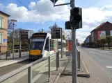 Nordhausen Straßenbahnlinie 2 mit Niederflurgelenkwagen 108 am Wiedigsburghalle (2017)