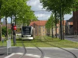 Odense Letbane mit Niederflurgelenkwagen 02 "Kompasset" auf Benediktsgade (2022)