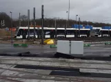 Odense Niederflurgelenkwagen 04 "Strømmen" auf der Seitenbahn bei Kontrol centret (2020)