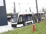 Odense Niederflurgelenkwagen 14 "Pusterummet" auf der Seitenbahn bei Kontrol centret (2020)