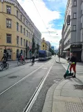 Oslo Straßenbahnlinie 13 mit Niederflurgelenkwagen 146 auf Prinsens gate (2021)
