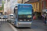 Oslo Straßenbahnlinie 17 mit Niederflurgelenkwagen 168 auf Storgata (2013)
