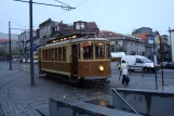 Porto Straßenbahnlinie 22 mit Triebwagen 131 am Batalha (2008)