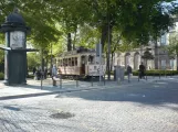 Porto Straßenbahnlinie 22 mit Triebwagen 131 am Carmo (2016)