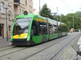 Posen Straßenbahnlinie 16 mit Niederflurgelenkwagen 555 am Wrocławska (2024)