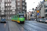 Posen Straßenbahnlinie 9 mit Gelenkwagen 802 auf Pl. Wiosny Ludow (2009)