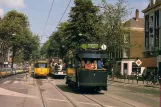 Postkarte: Amsterdam Straßenbahnlinie 1 mit Gelenkwagen 687 auf Overtoom (1981)