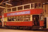 Postkarte: London Doppelstocktriebwagen 1025 im Depot (1952)