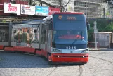 Prag Straßenbahnlinie 17 mit Niederflurgelenkwagen 9225 auf Nábřeží Edvarda Beneše (2015)