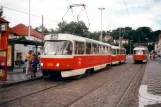 Prag Straßenbahnlinie 18 mit Triebwagen 7093 am Malostranská (2001)
