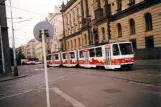 Prag Straßenbahnlinie 9 mit Gelenkwagen 9031 auf Senovážné Náměsti (2001)