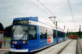 Rostock Straßenbahnlinie 5 mit Niederflurgelenkwagen 678 am Stadthalle (Platz der Freundschaft) (2004)