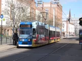 Rostock Straßenbahnlinie 5 mit Niederflurgelenkwagen 687 am Lange Straße (2015)