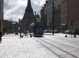 Rostock Straßenbahnlinie 6 mit Niederflurgelenkwagen 663nah Steintor IHK (2015)