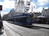Rostock Straßenbahnlinie 6 mit Niederflurgelenkwagen 681 am Neuer Markt (2015)