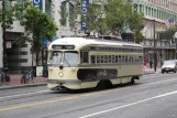 San Francisco F-Market & Wharves mit Triebwagen 1056 auf Market Street (2010)