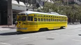 San Francisco F-Market & Wharves mit Triebwagen 1057 auf Market Street (2019)