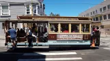 San Francisco Kabelstraßenbahn Powell-Hyde mit Kabelstraßenbahn 14 in der Kreuzung Jackson St/ Mason St (2021)