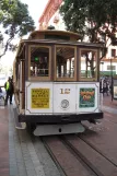 San Francisco Kabelstraßenbahn Powell-Mason mit Kabelstraßenbahn 12 am Powell & Market (2010)