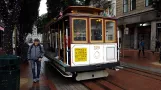 San Francisco Kabelstraßenbahn Powell-Mason mit Kabelstraßenbahn 19 am Powell & Market (2019)