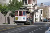 San Francisco Kabelstraßenbahn Powell-Mason mit Kabelstraßenbahn 9 auf Powell Street (2010)