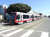 San Francisco Straßenbahnlinie N Judah mit Gelenkwagen 2069 auf Judah Street (2023)