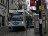 San Jose Blue Line (901) mit Niederflurgelenkwagen 937 am San Antonio (2023)