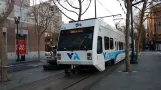 San Jose Green Line (902) mit Niederflurgelenkwagen 991nah San Antonio (2021)