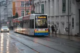 Schwerin Straßenbahnlinie 1 mit Niederflurgelenkwagen 809nah Marienplatz (2012)