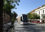 Sevilla Straßenbahnlinie T1 mit Niederflurgelenkwagen 301 auf Calle San Fernando (2017)