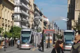 Sevilla Straßenbahnlinie T1 mit Niederflurgelenkwagen 303 am Archivo de Indias (2018)