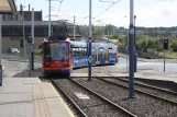 Sheffield Straßenbahnlinie Lila mit Niederflurgelenkwagen 115 am Woodbourn Road (2011)