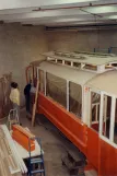 Skjoldenæsholm Triebwagen 12 während der Restaurierung Odense, von oben gesehen (1990)