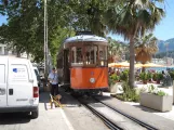 Sóller Straßenbahnlinie mit Triebwagen 21 auf Carrer de la Marina (2013)