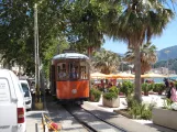 Sóller Straßenbahnlinie mit Triebwagen 21 vor Las Palmeras / Carrer de la Marina (2013)