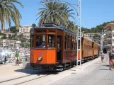 Sóller Straßenbahnlinie mit Triebwagen 22 auf Carrer de la Marina (2013)