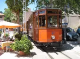 Sóller Straßenbahnlinie mit Triebwagen 22 nahe bei Las Palmeras / Carrer de la Marina (2013)