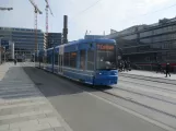 Stockholm Straßenbahnlinie 7S Spårväg City mit Niederflurgelenkwagen 5 am T-Centralen (2019)