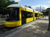 Strausberg Straßenbahnlinie 89 mit Niederflurgelenkwagen 0042 auf S-Bahnhof (2024)