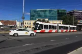 Tallinn Straßenbahnlinie 4 mit Niederflurgelenkwagen 514 "Sirje" auf Viru väljak (2018)
