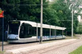 Ulm Straßenbahnlinie 1 mit Niederflurgelenkwagen 41 "Albrecht Berblinger" am Donauhalle (2007)