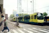 Utrecht Straßenbahnlinie 21 mit Gelenkwagen 5015 am Moreelsepark (2002)