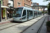 Valenciennes Straßenbahnlinie T1 mit Niederflurgelenkwagen 01 am Hôtel de Ville (2010)